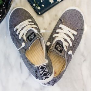 ROXY BAYSHORE SNEAKERS: BLACK